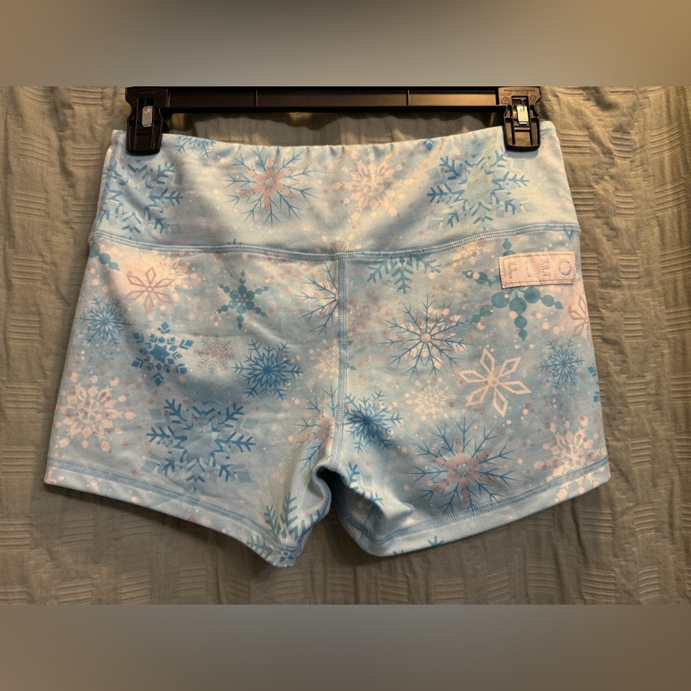 FLEO Snowflake Shorts size L